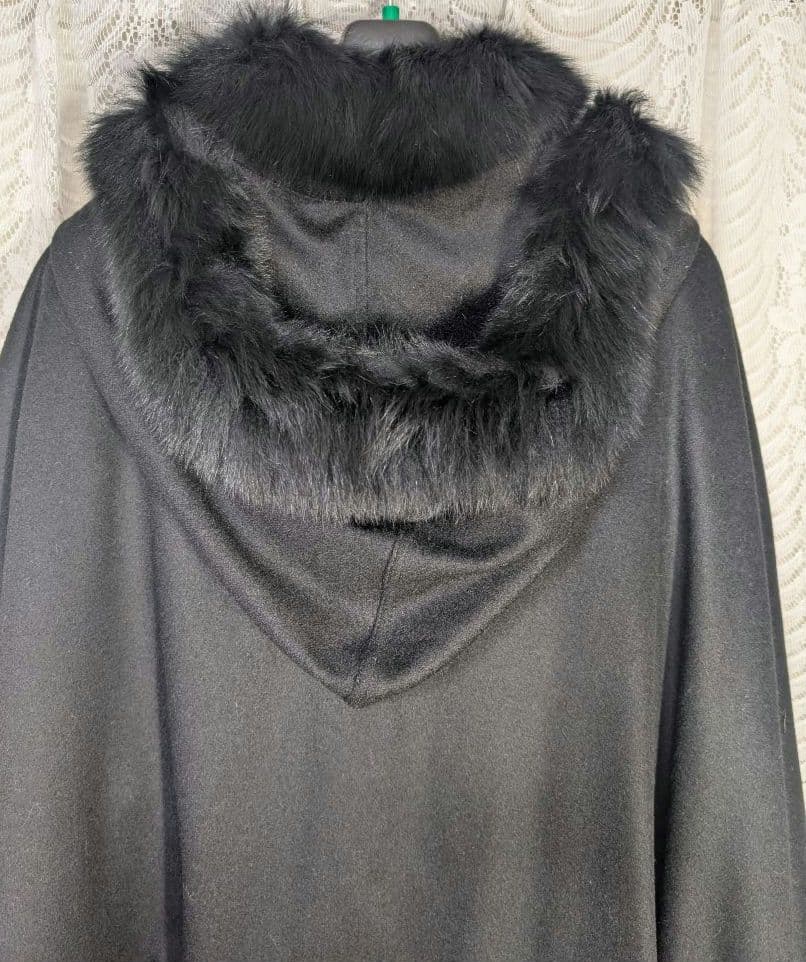 ブルーフォックスファー　カシミアケープコート