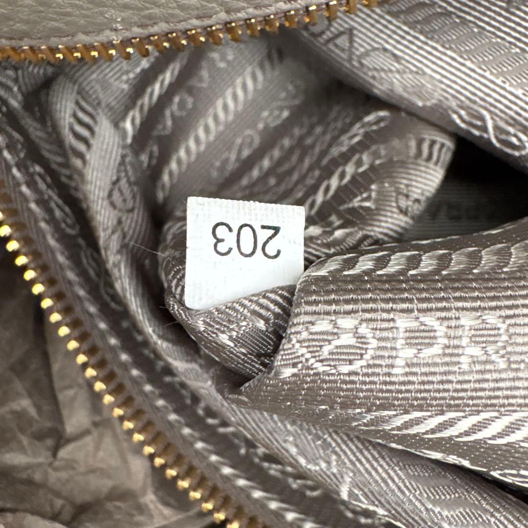 PRADA グレー レザートートバッグ