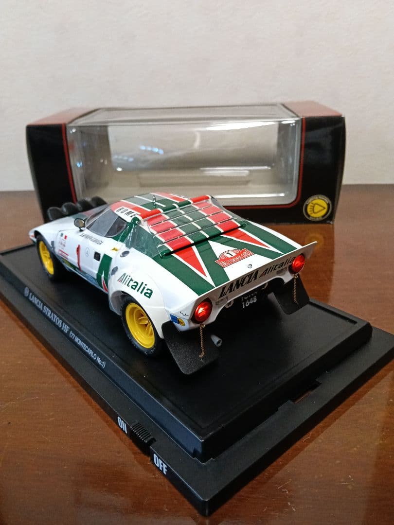 京商1/18ランチア・ストラトス77モンテカルロNo.1希少ライト点灯バージョン