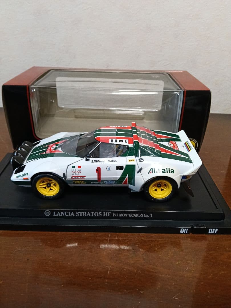 京商1/18ランチア・ストラトス77モンテカルロNo.1希少ライト点灯バージョン