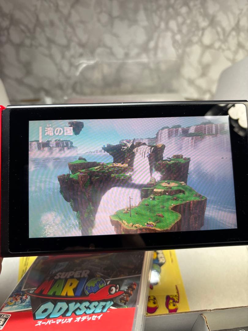 Nintendo Switch 赤 スーパーマリオ　オデッセイ　ソフト付き