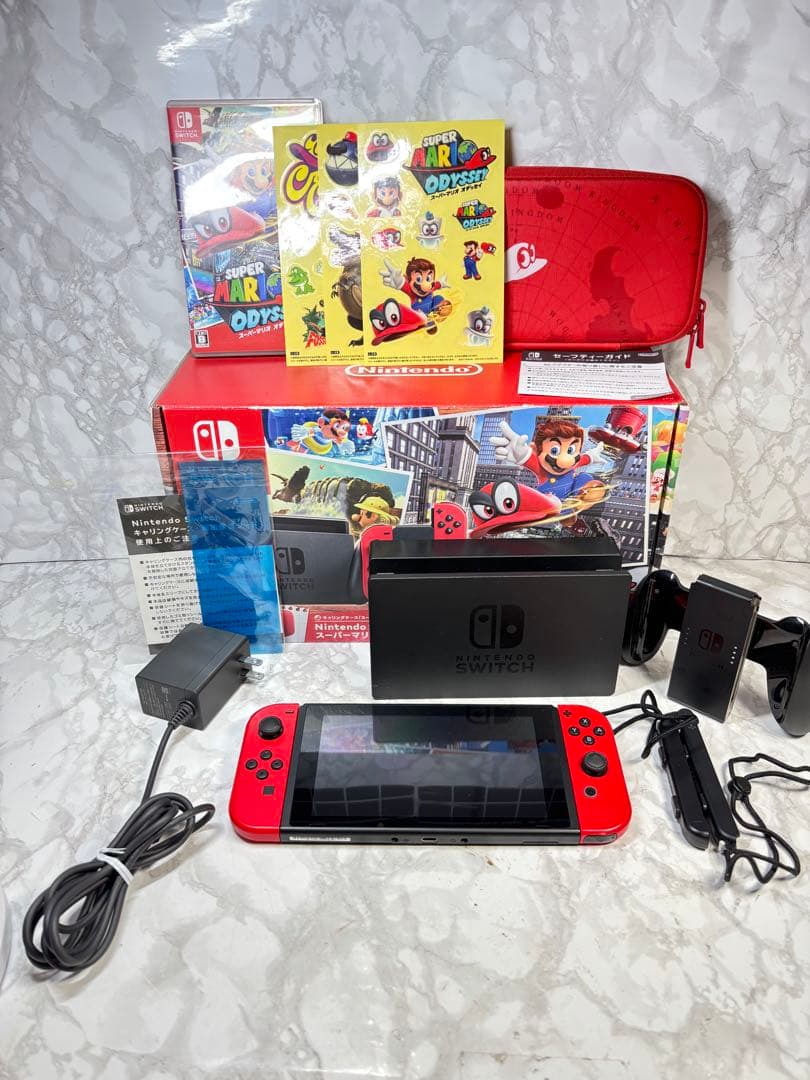 Nintendo Switch 赤 スーパーマリオ　オデッセイ　ソフト付き