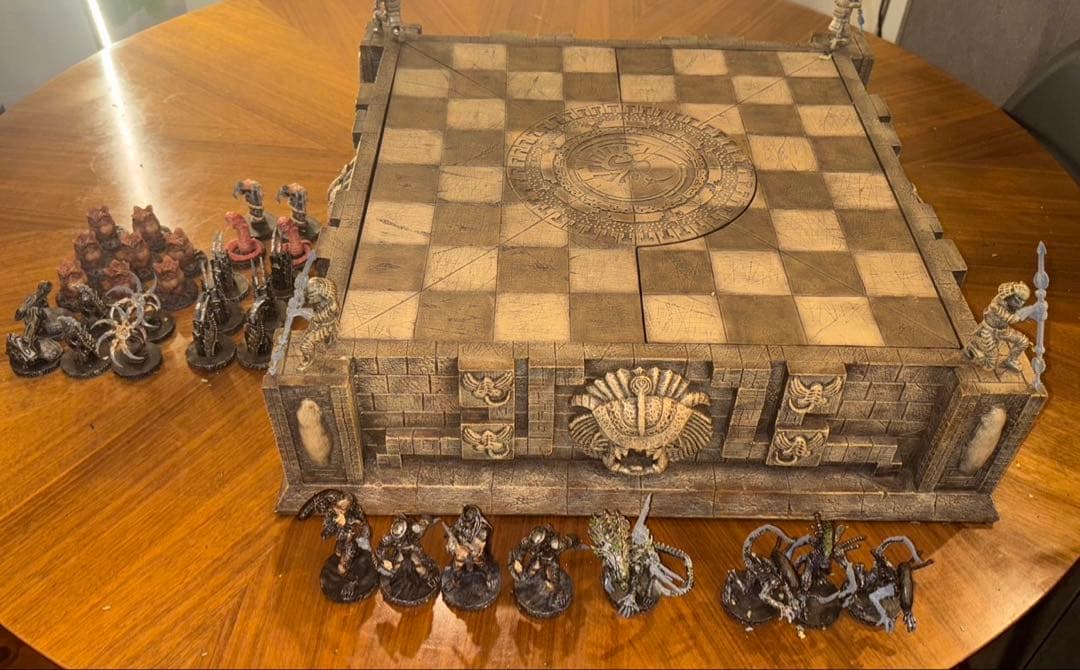 新品セール！Aliens vs Predatorエイリアンプレデター限定チェス