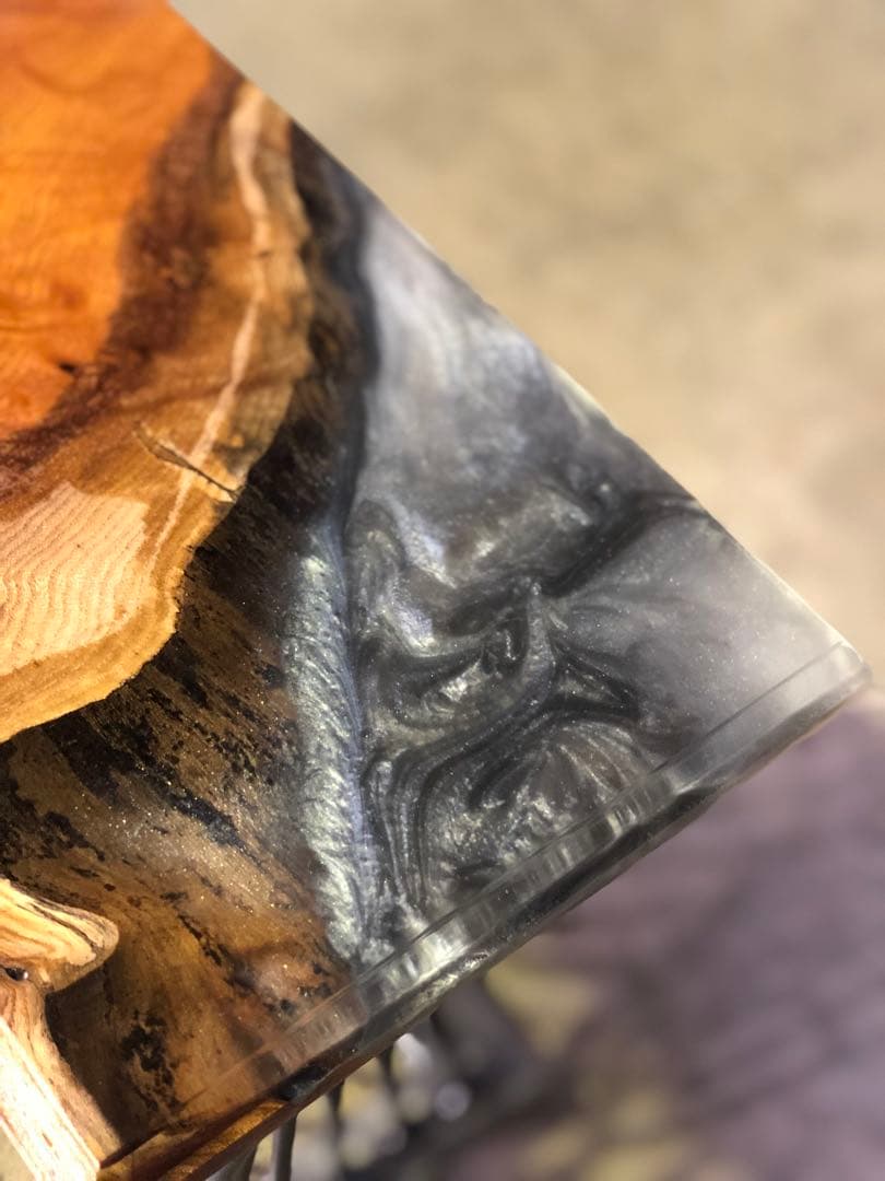 レジンサイドテーブル