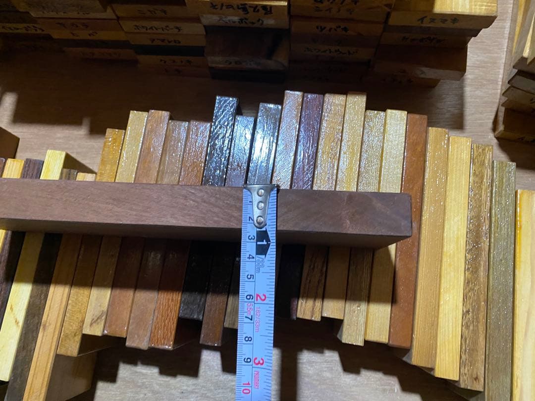 木材の端材サンプル162枚