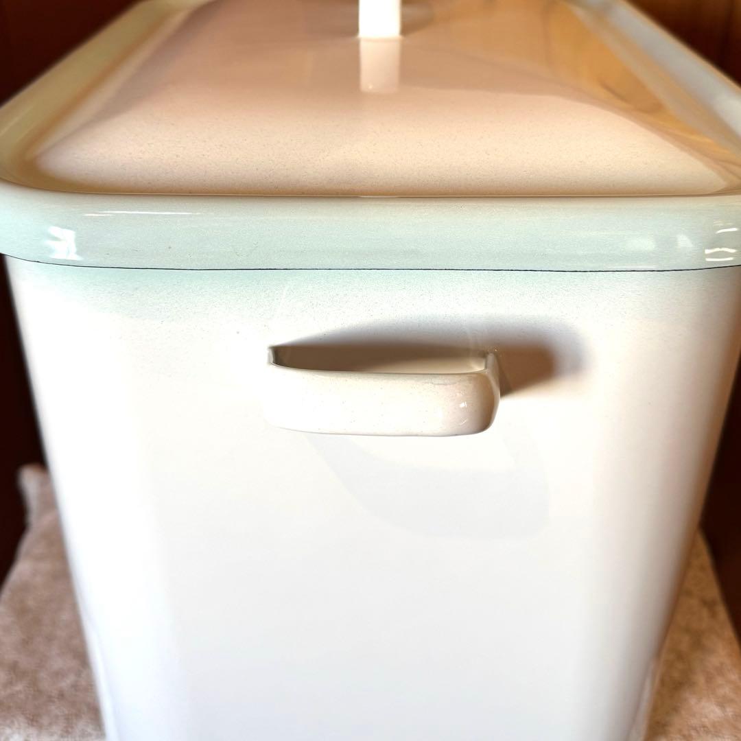 【希少レア‼️】イマン(imane) ポワージュブルー　BOX缶