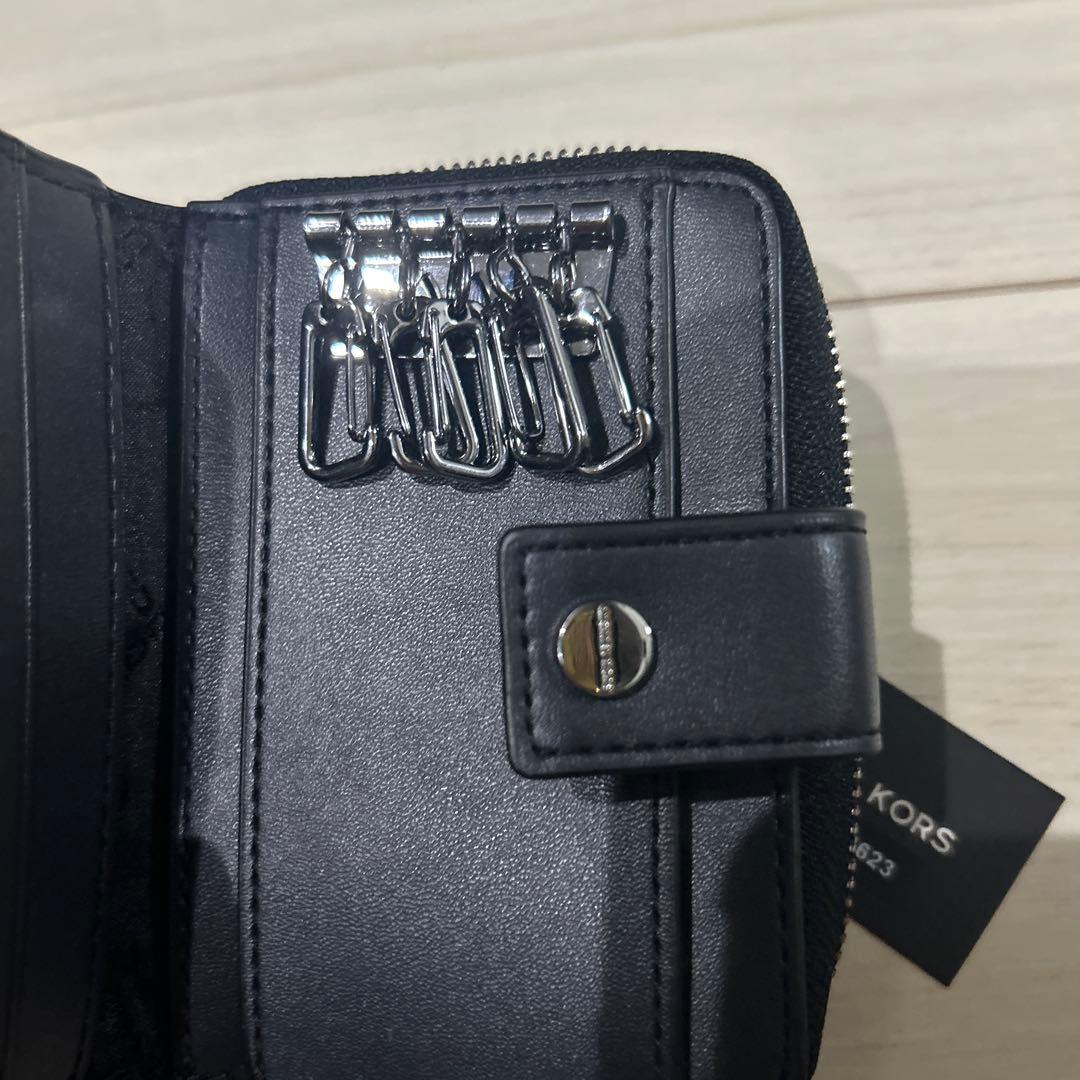 MICHAEL KORS ダークブルー キーケース