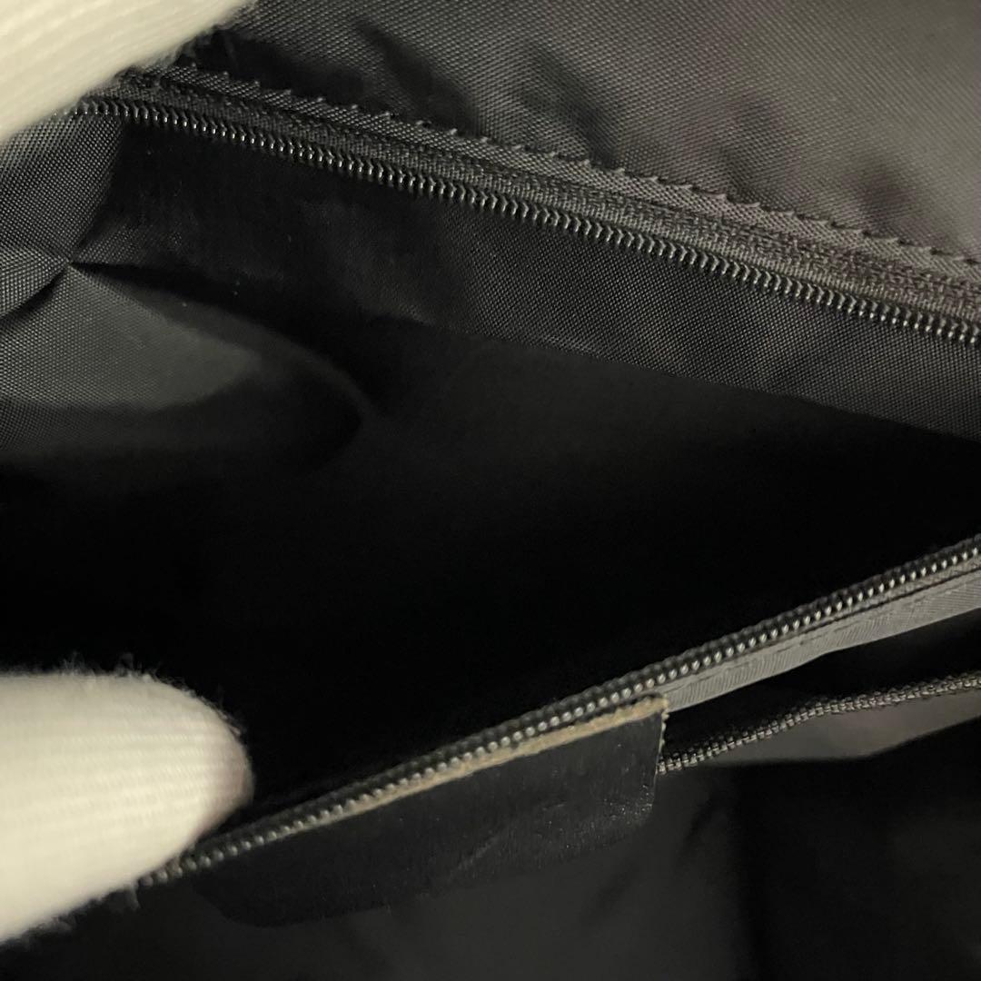 【新品✨】クロコダイル風メンズバックパックリュック大容量 本革型押し渋め黒