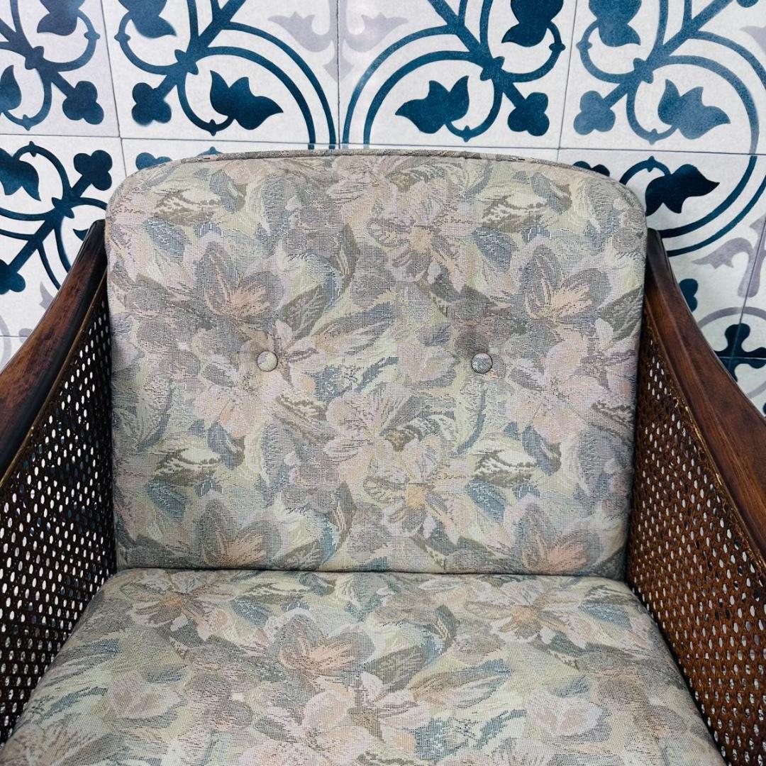 ②　カリモク シングルソファ 椅子 花柄 木製 家具