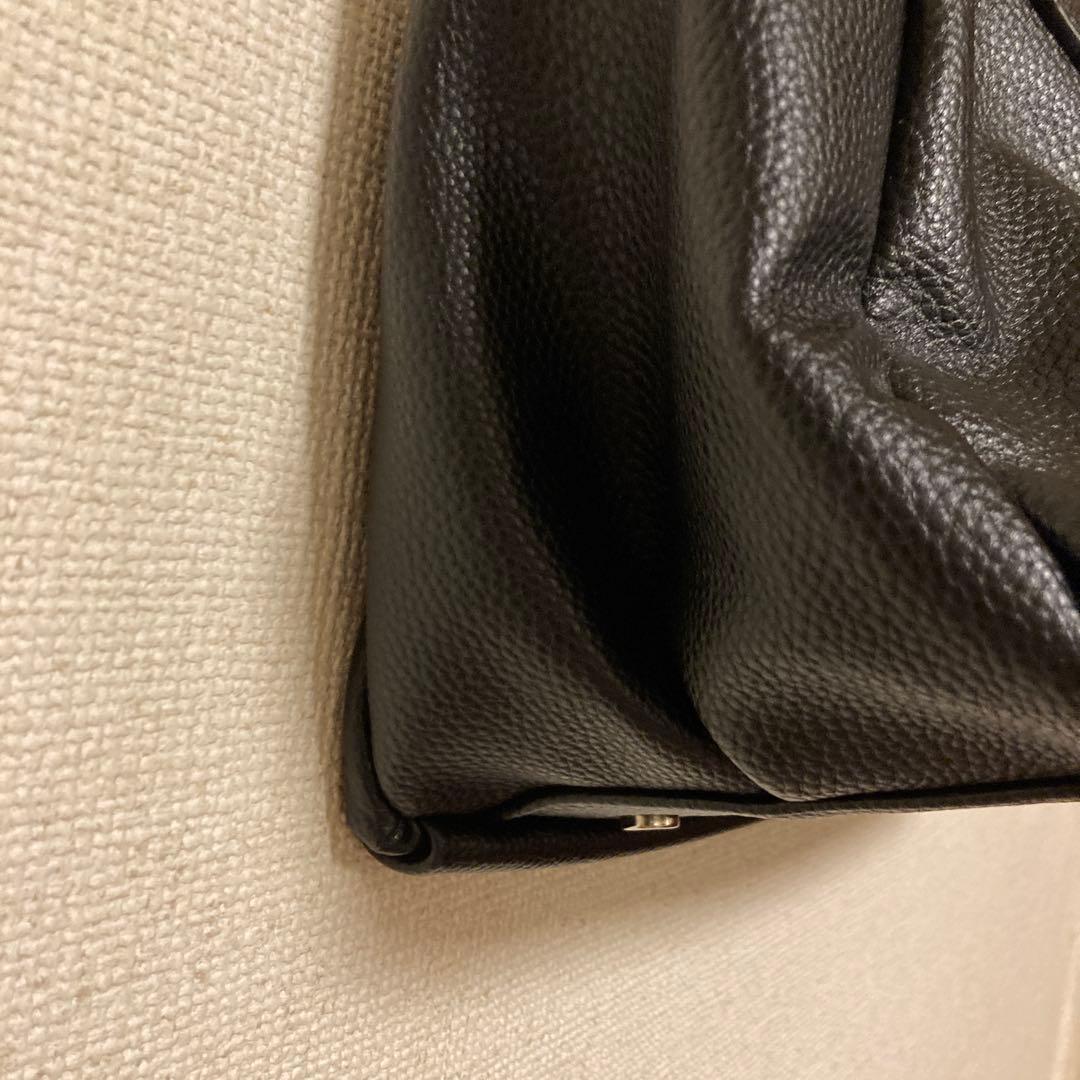 ブラックレザー風ショルダーバッグ