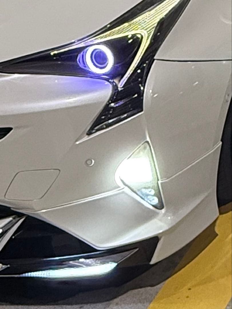 プリウス50フォグバルブH11バルブインナーブラック塗装ハゲあり