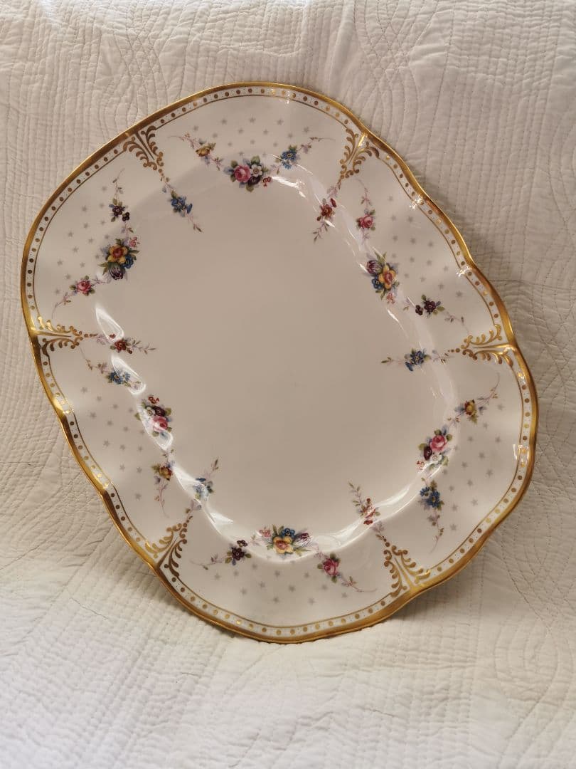 ロイヤルアントワネット 37㎝ラージオーバルプレート 薔薇ガーランド英王室御用達