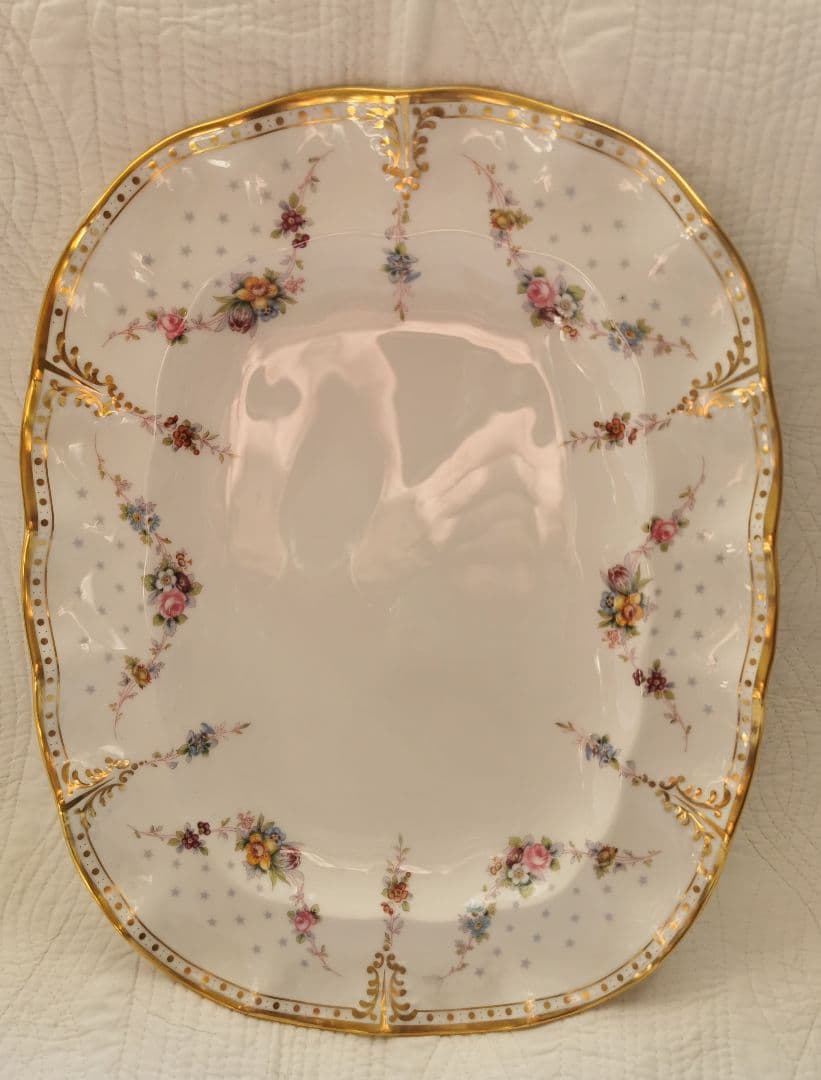 ロイヤルアントワネット 37㎝ラージオーバルプレート 薔薇ガーランド英王室御用達
