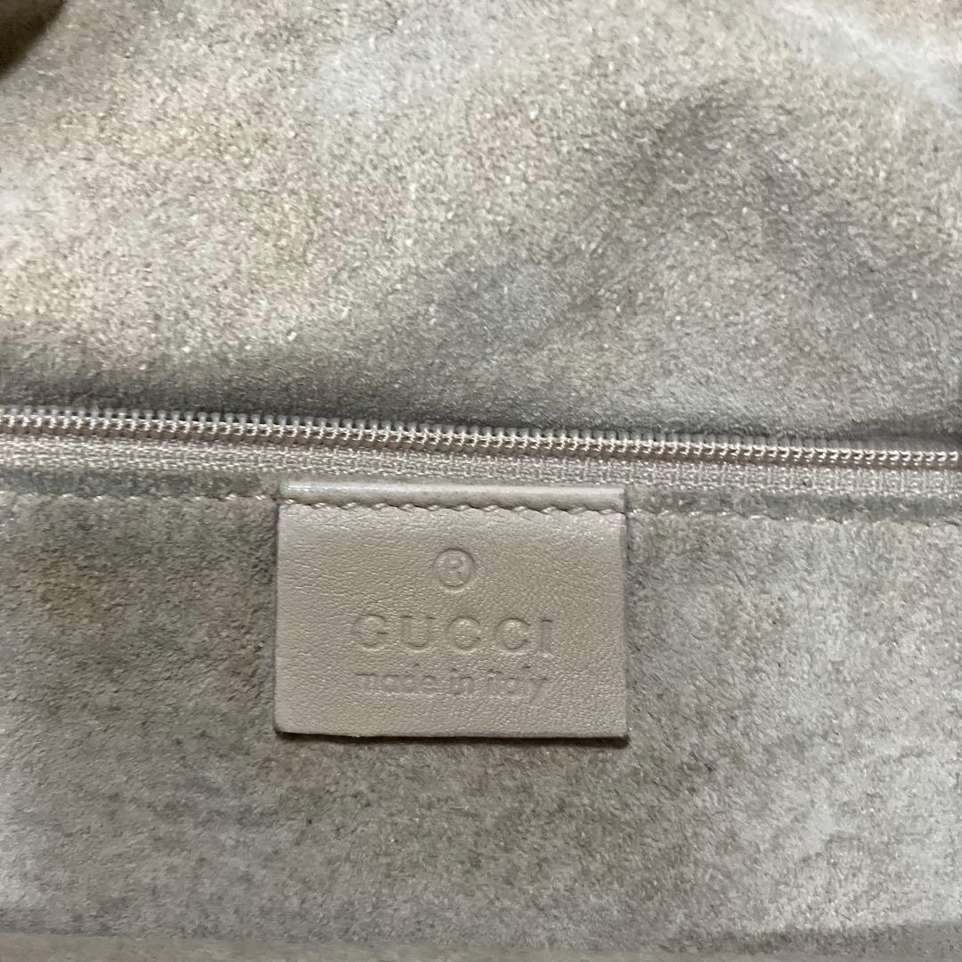 GUCCI ホワイトベージュ レザーショルダーバッグ