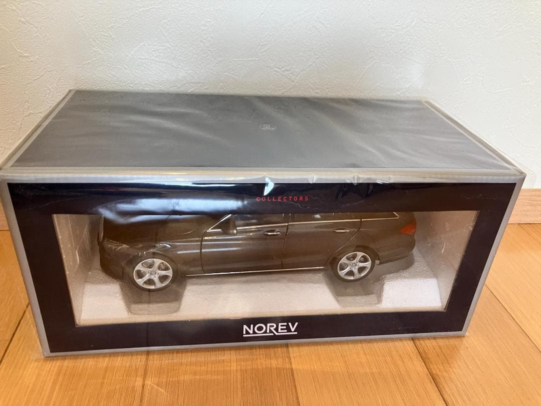 ノレブ メルセデスベンツ Cクラスワゴン S205 1/18 ミニカー