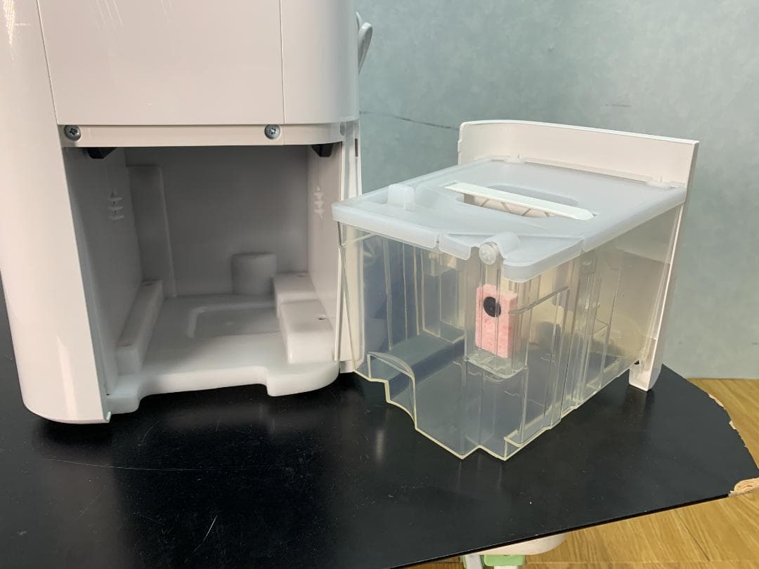 Y☆235 シャープ 空気清浄除湿機 CV-EF120-W