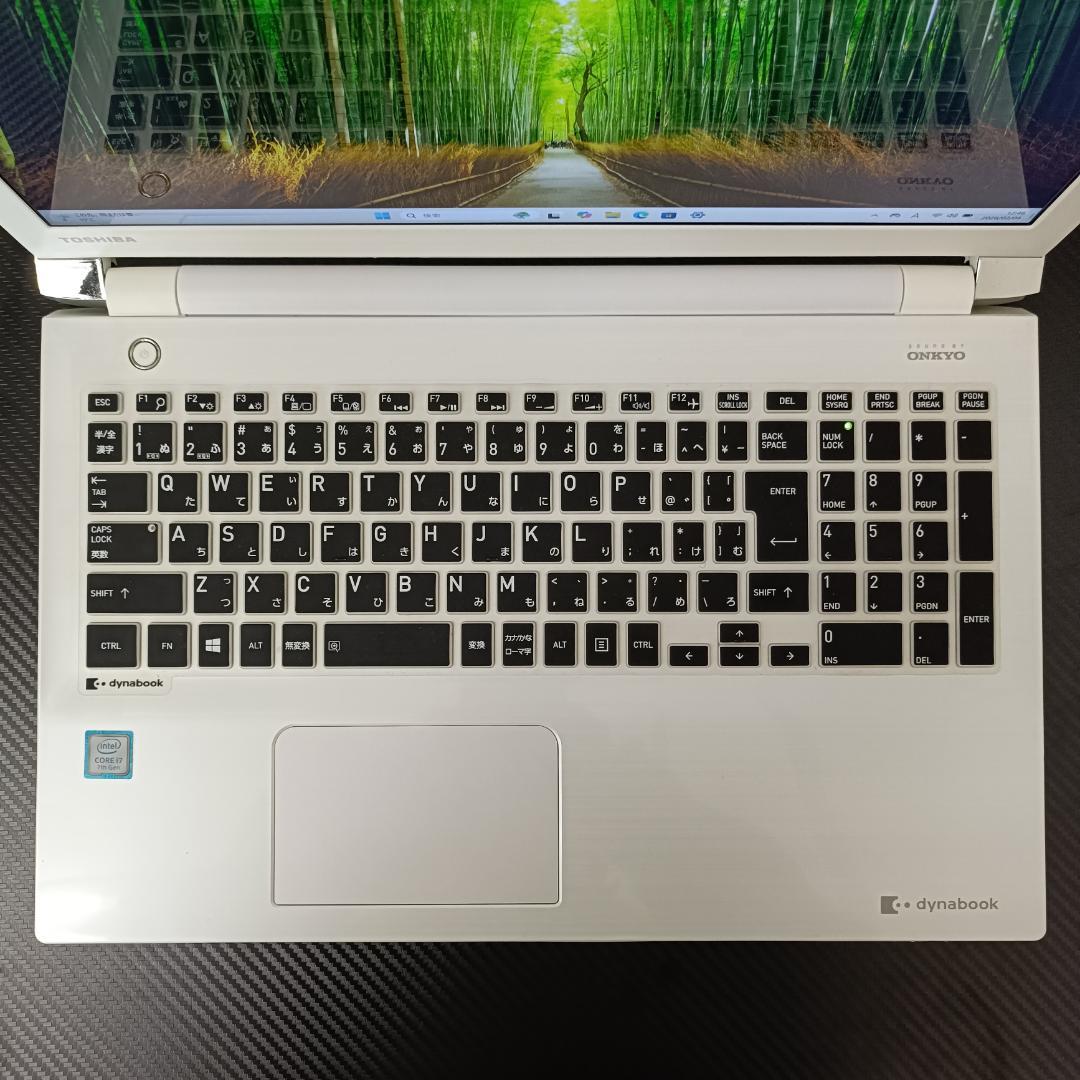 ノートPC Windows11 Core i7 SSD メモリ16GB 東芝 白