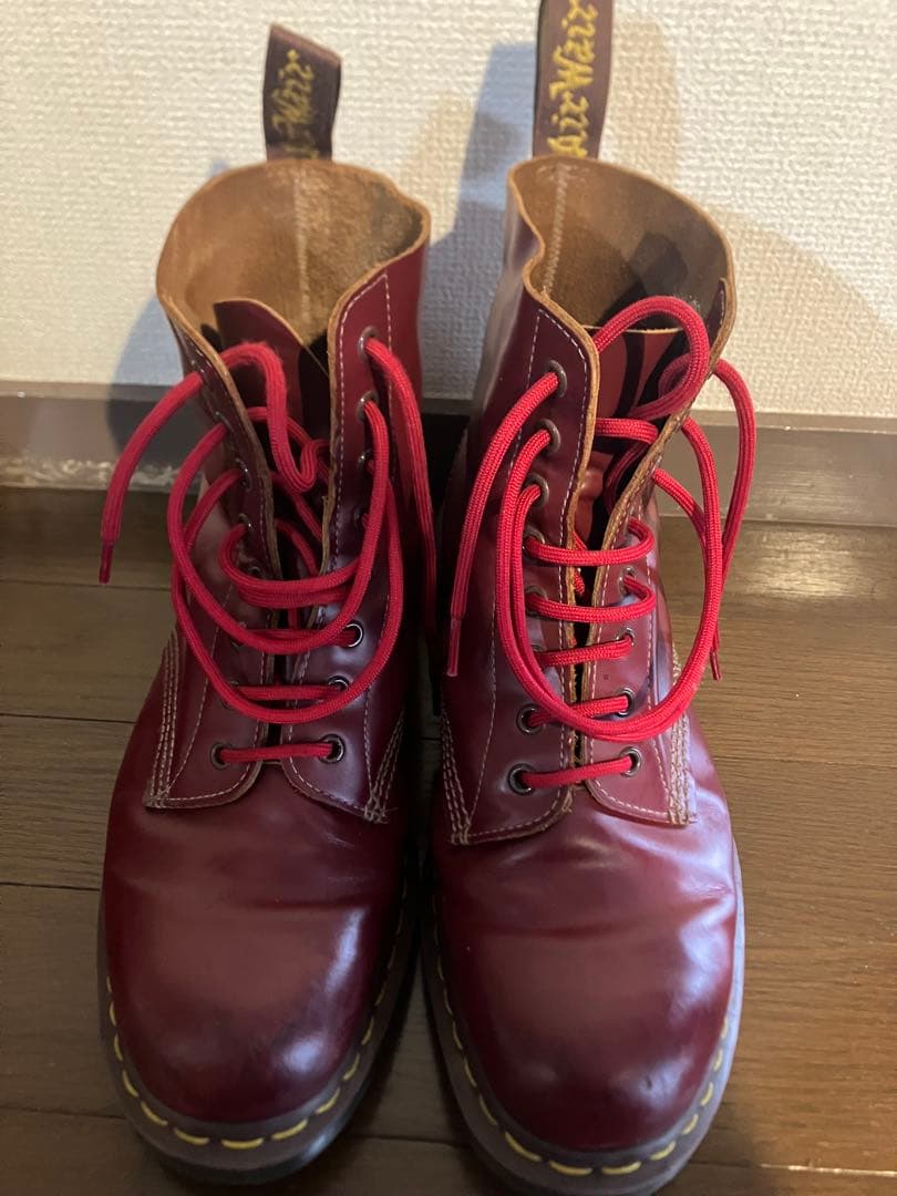 イギリス製　ドクターマーチン　8ホール　チェリーレッド