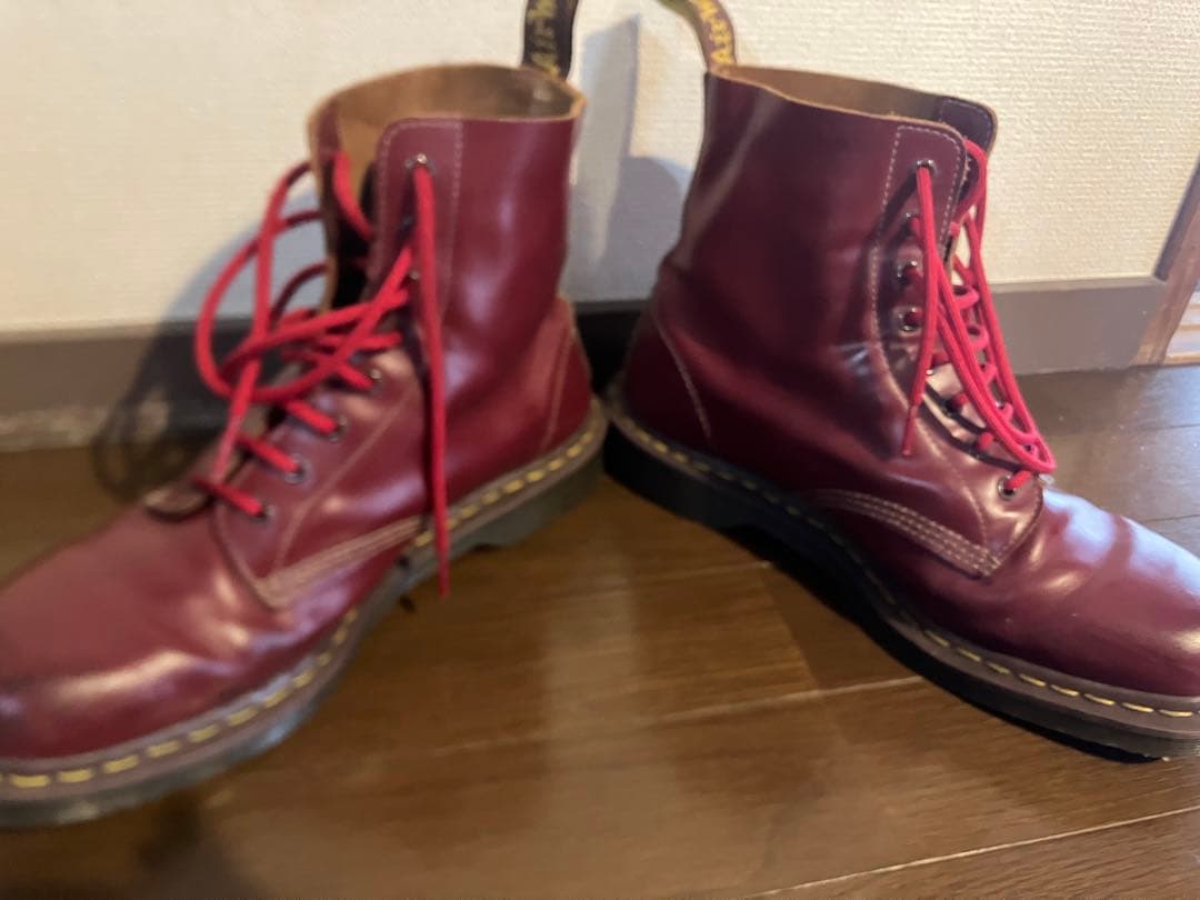 イギリス製　ドクターマーチン　8ホール　チェリーレッド