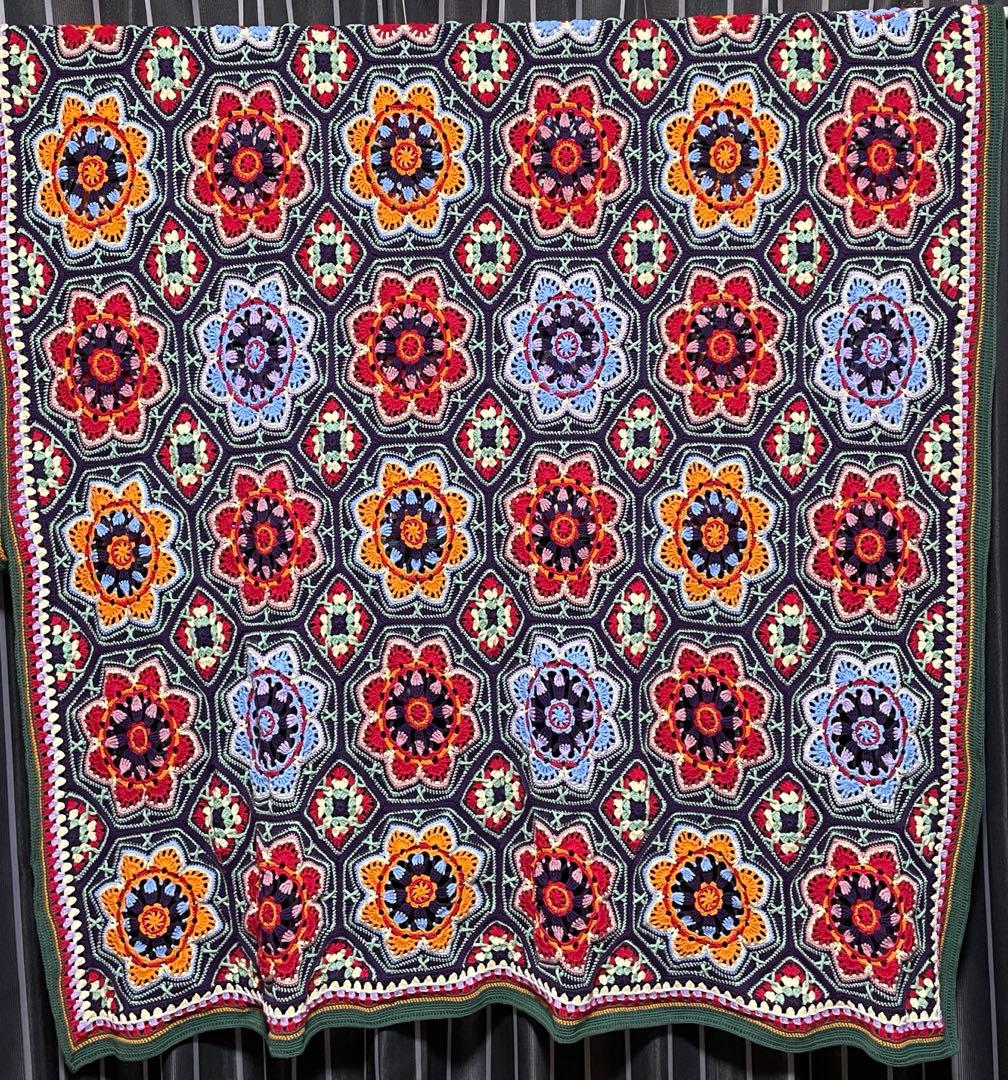 ハンドメイド　マルチカバー　ベッドカバー　モチーフつなぎ　ペルシアンタイル風