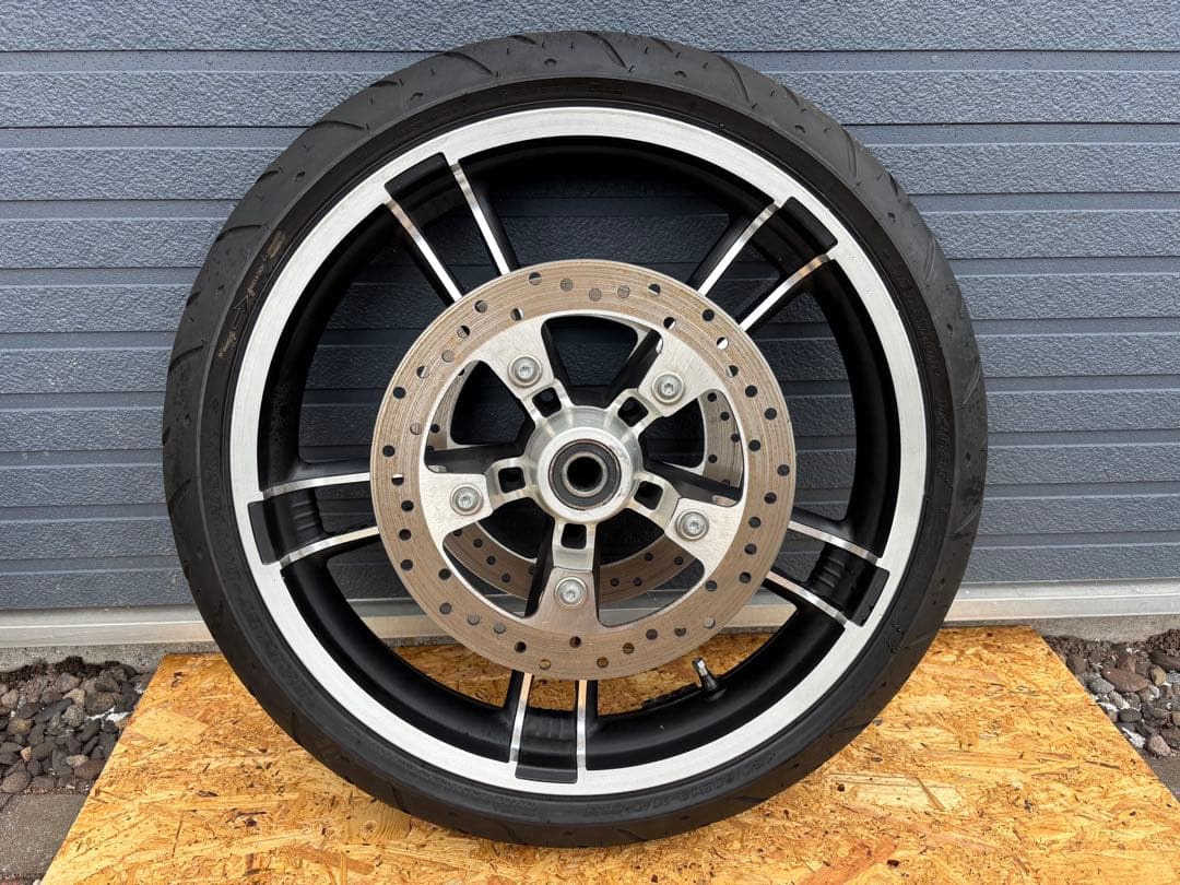 ハーレーダビッドソン　FLHX ストリートグライド　フロントタイヤ&ホイール