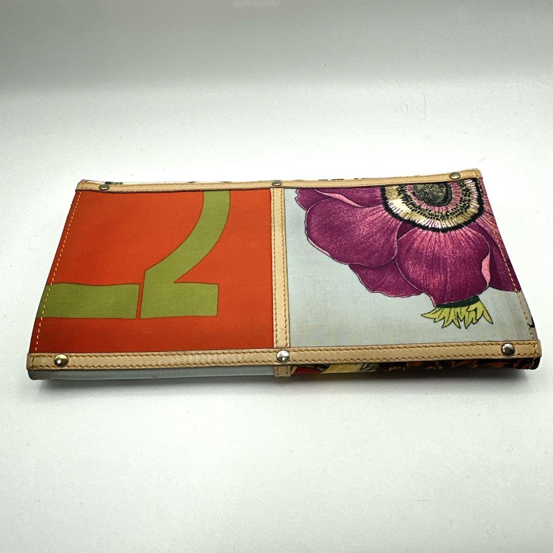 希少・激レア サルヴァトーレ フェラガモ アニマル 花柄スカーフプリント 長財布