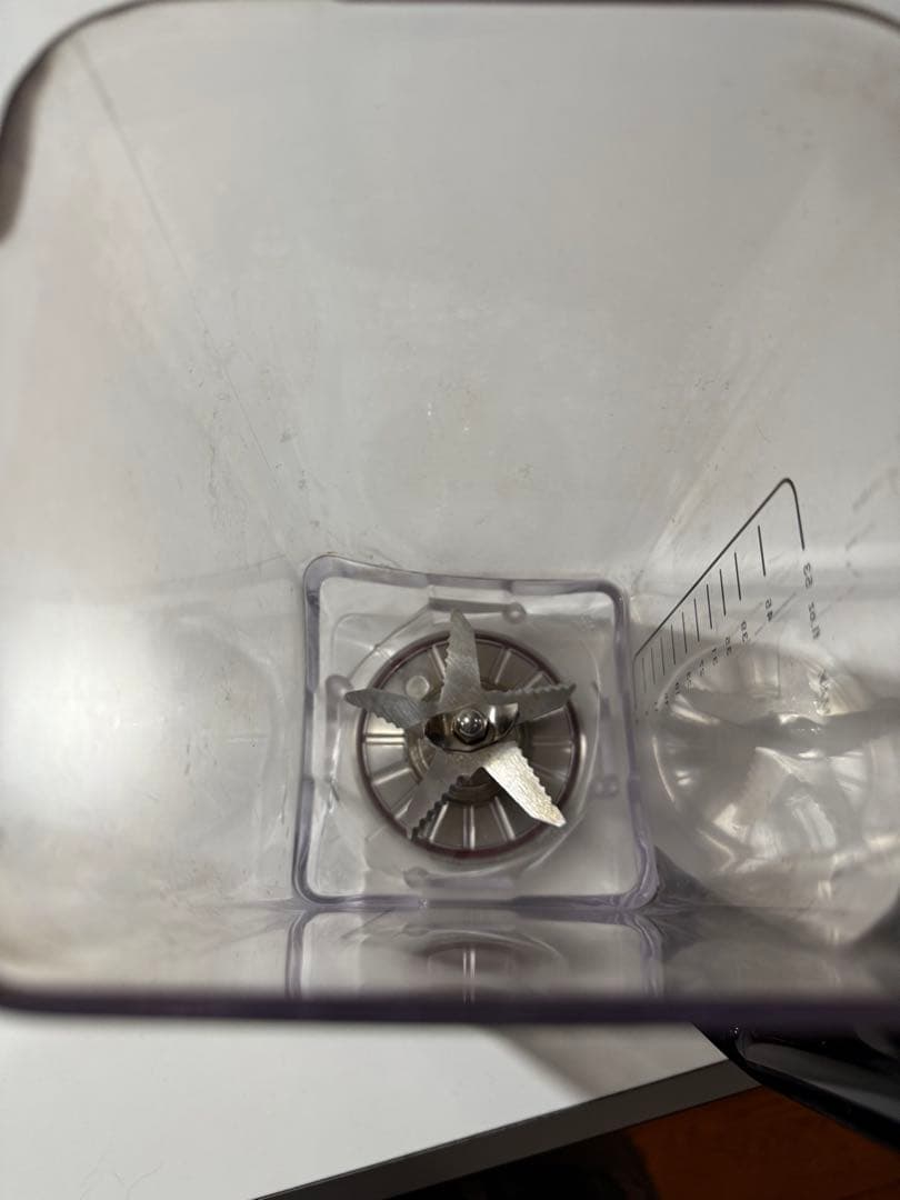 ダネッツ　プロフェッショナルブレンダー　D103 2つの容器付き