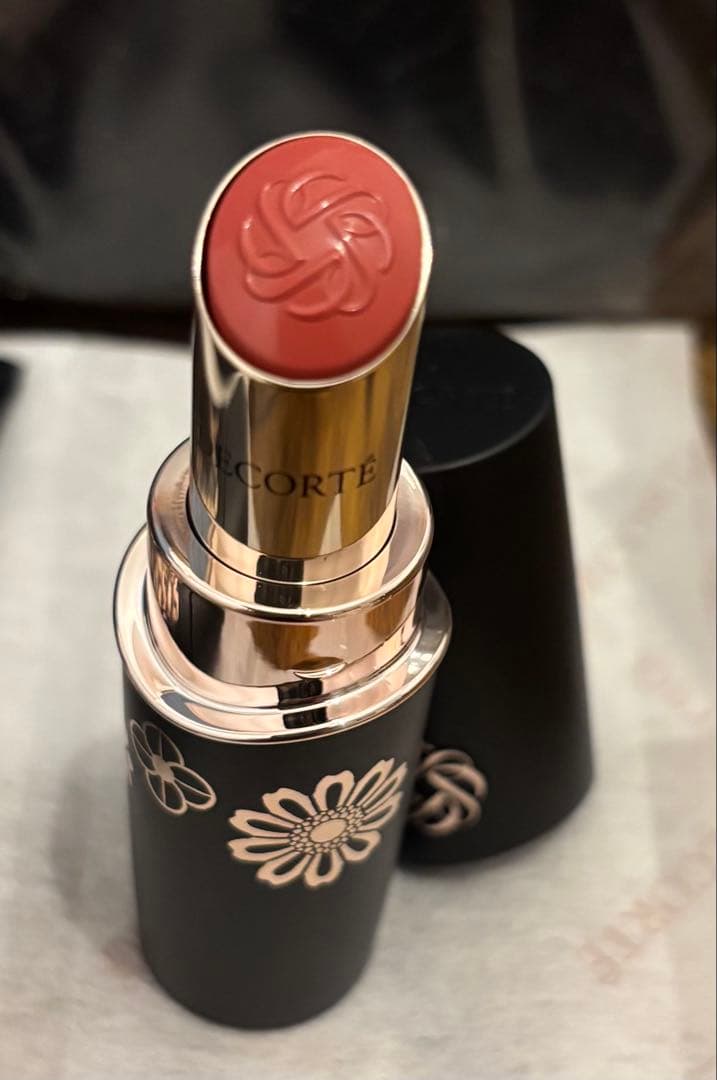 マ*ム様 コスメデコルテ　クリスマスコフレ2025 エターナルブルームコレクショ