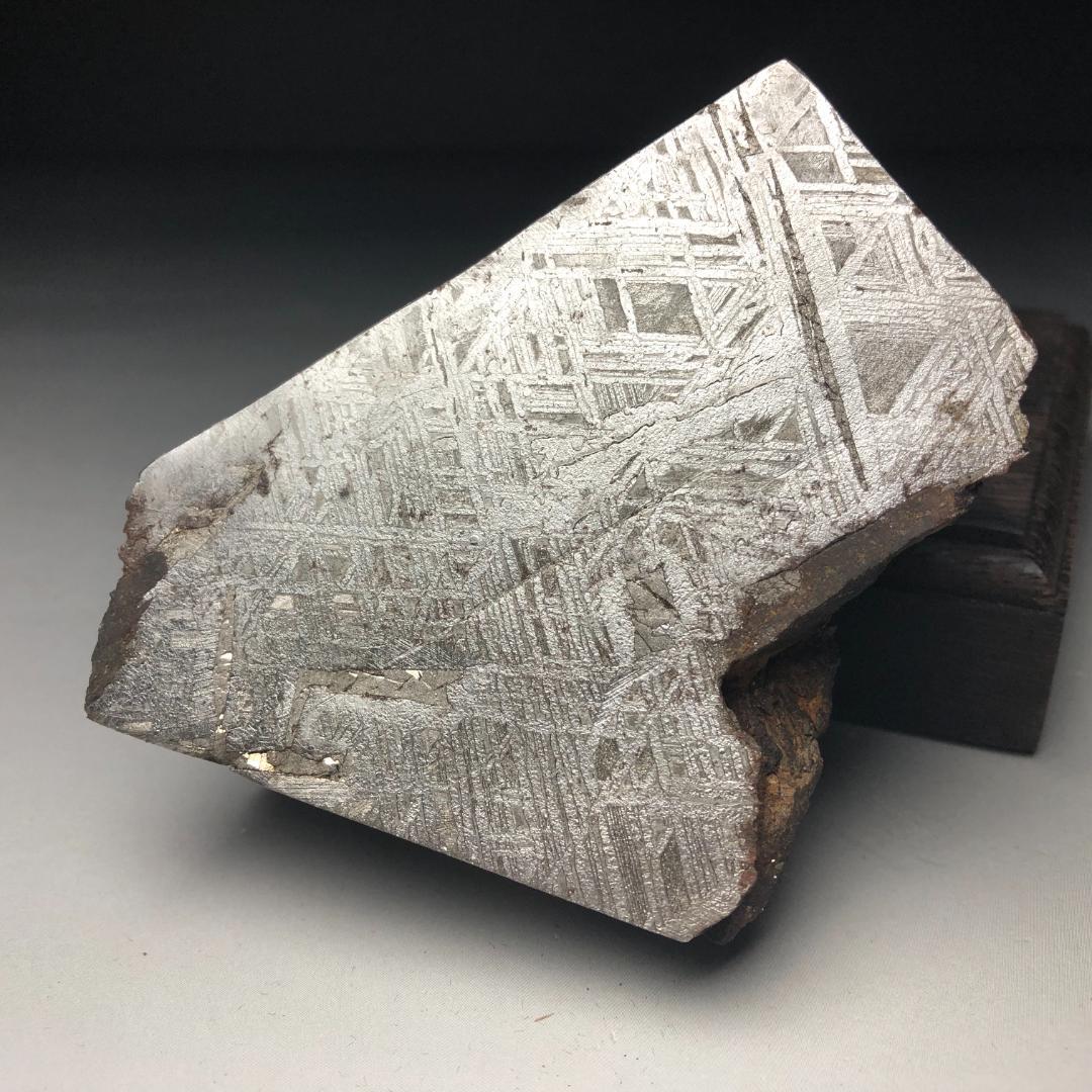 アルタイ隕石　大型隕石 鉄隕石　外皮付き隕石　ナチュラル　原石　重さ約1095ｇ