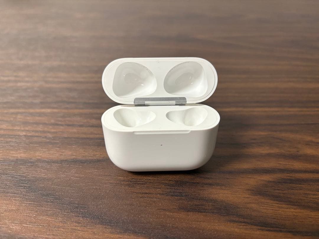 【美品】AirPods第3世代 充電ケース付き　Apple