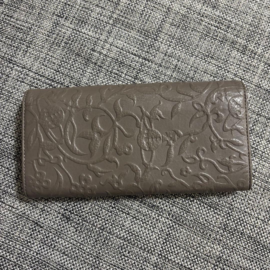 新品未使用⭐︎ヴィヴィアンウエストウッド長財布グレージュ型押しオーブ金具フラワー柄