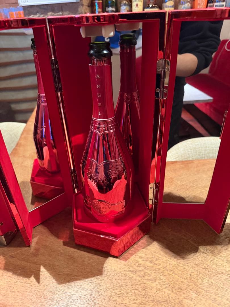 シャンパンボトルセット 赤 緑 特別ボックス入り