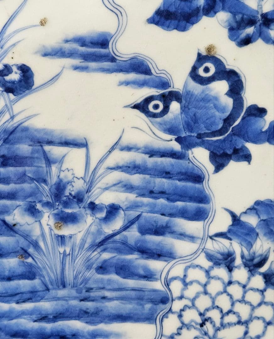 【上作品❗】江戸時代後期　古伊万里　染付　菖蒲に11蝶々図　輪花33.3cm大皿