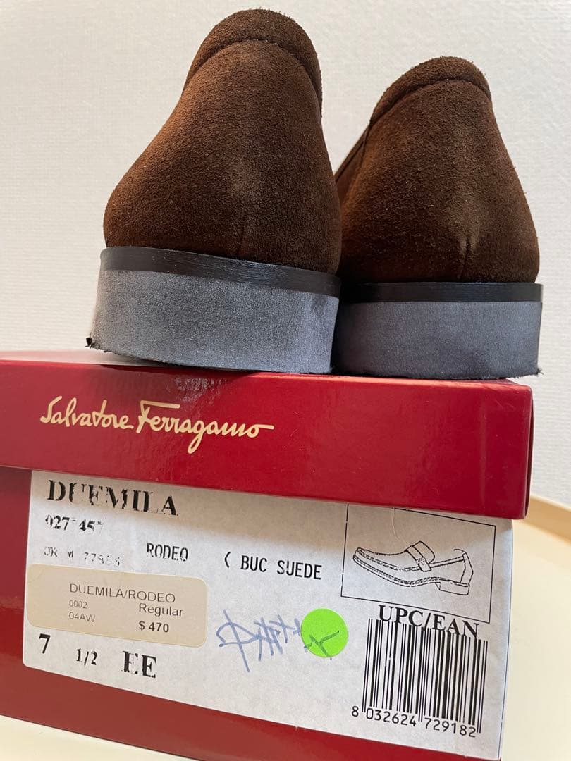 フェラガモ 未使用 モカシン スリッポン レザーシューズ 7ハーフ