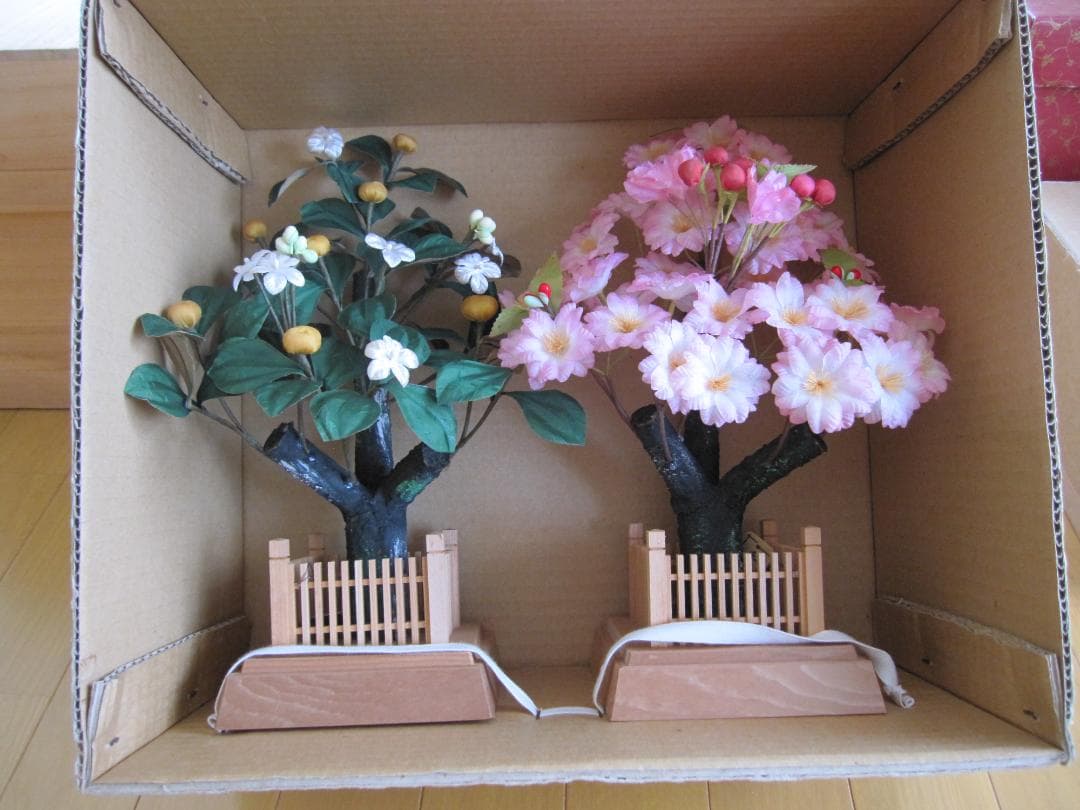 ④雛人形　七段飾り（平安御所飾、桜橘、雪洞）