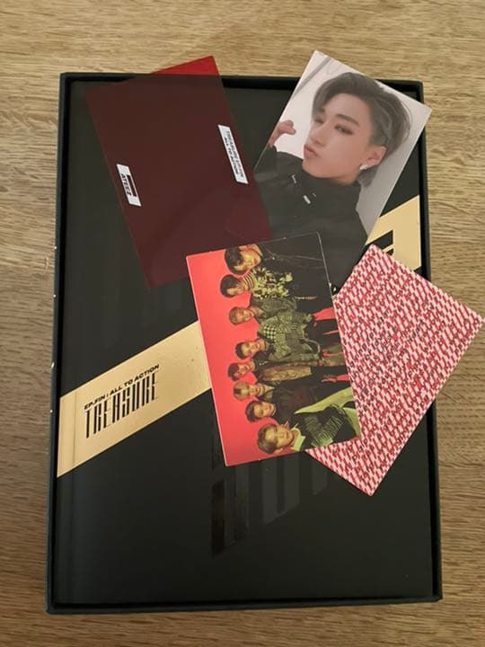 ATEEZ  直筆サイン入りアルバム　グッズ