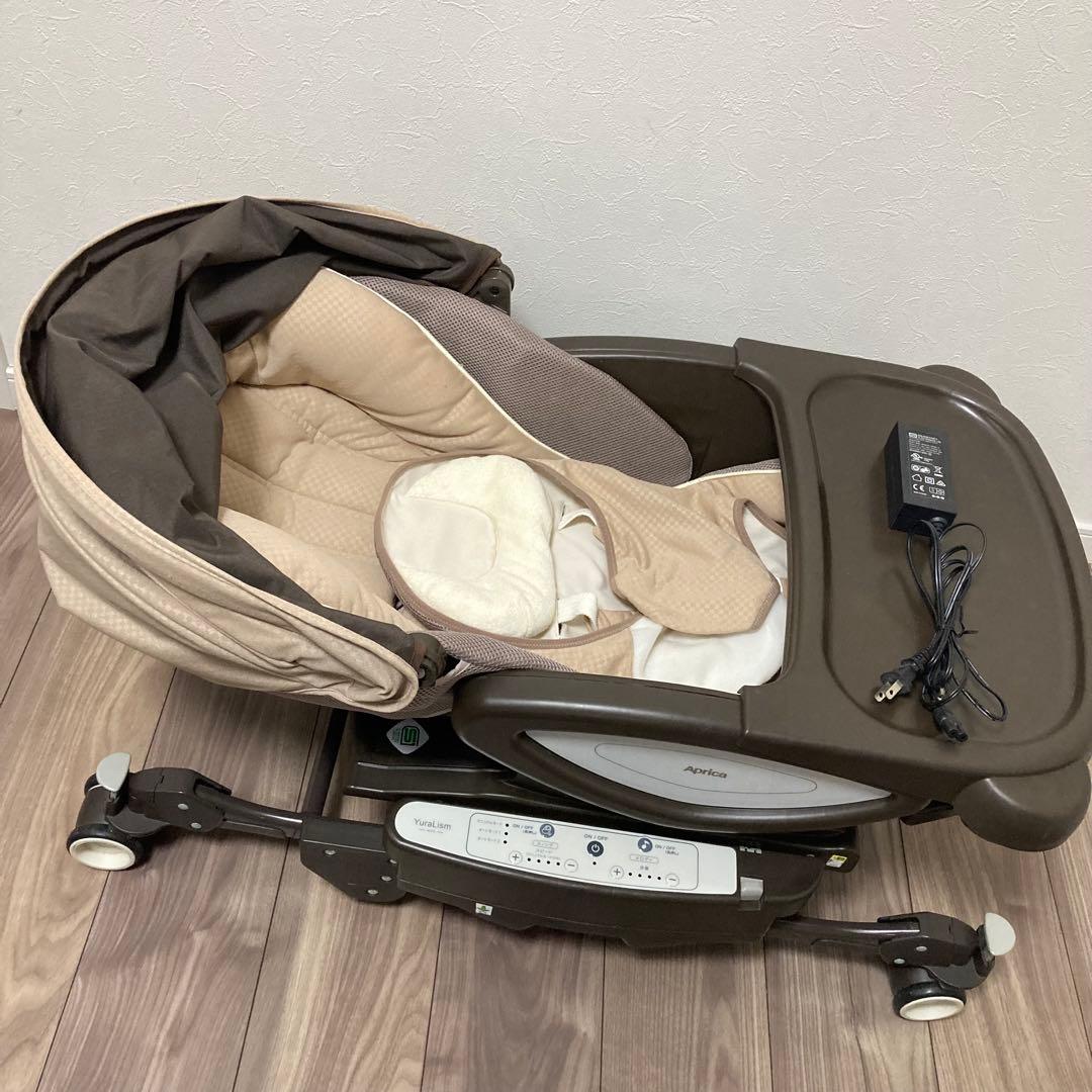 アップリカ　ユラリズム　オート　プレミアム　ベージュ