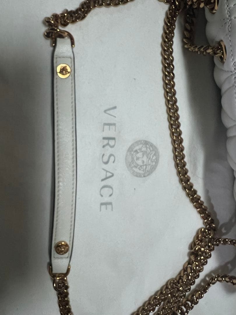 VERSACE キルティングバッグ　ホワイトカラー