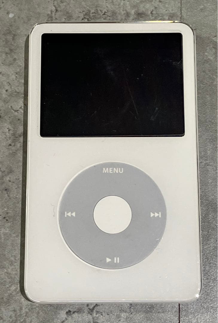 【平成レトロ】iPod Classic ホワイト 30GB USBケーブル付き