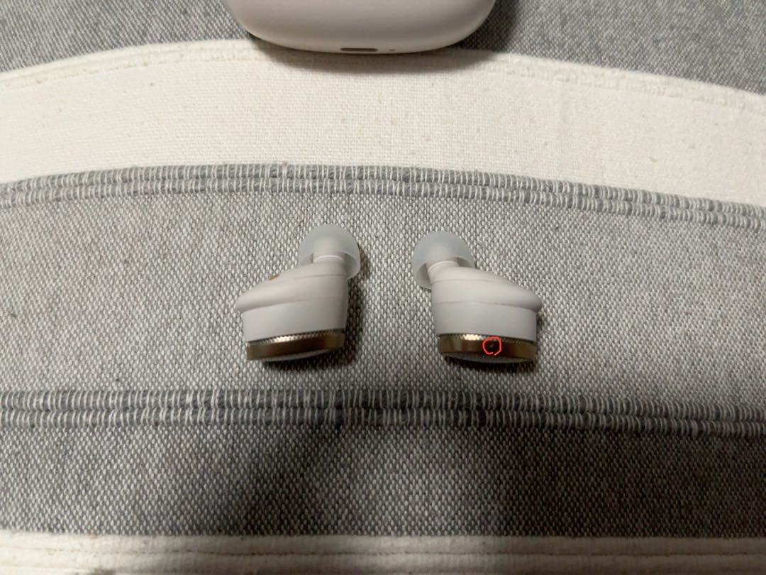 Bowers & Wilkins Pi8 ワイヤレスイヤホン ホワイト