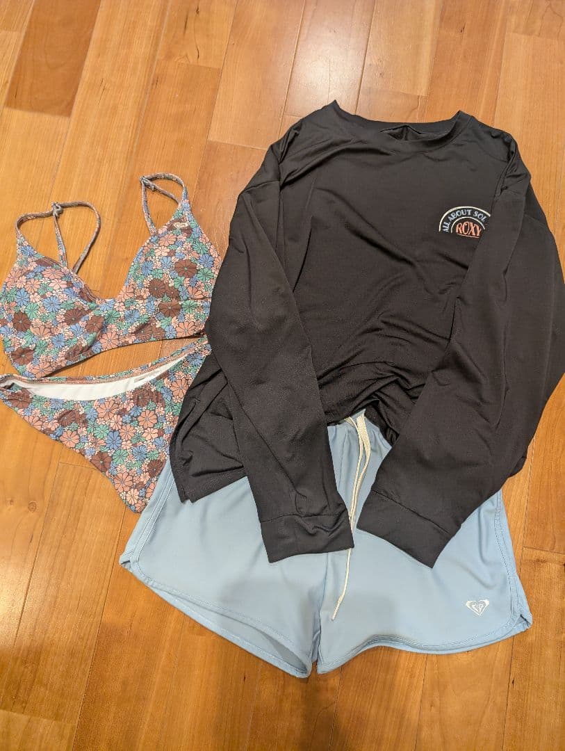 ROXY ビキニとラッシュガードセット