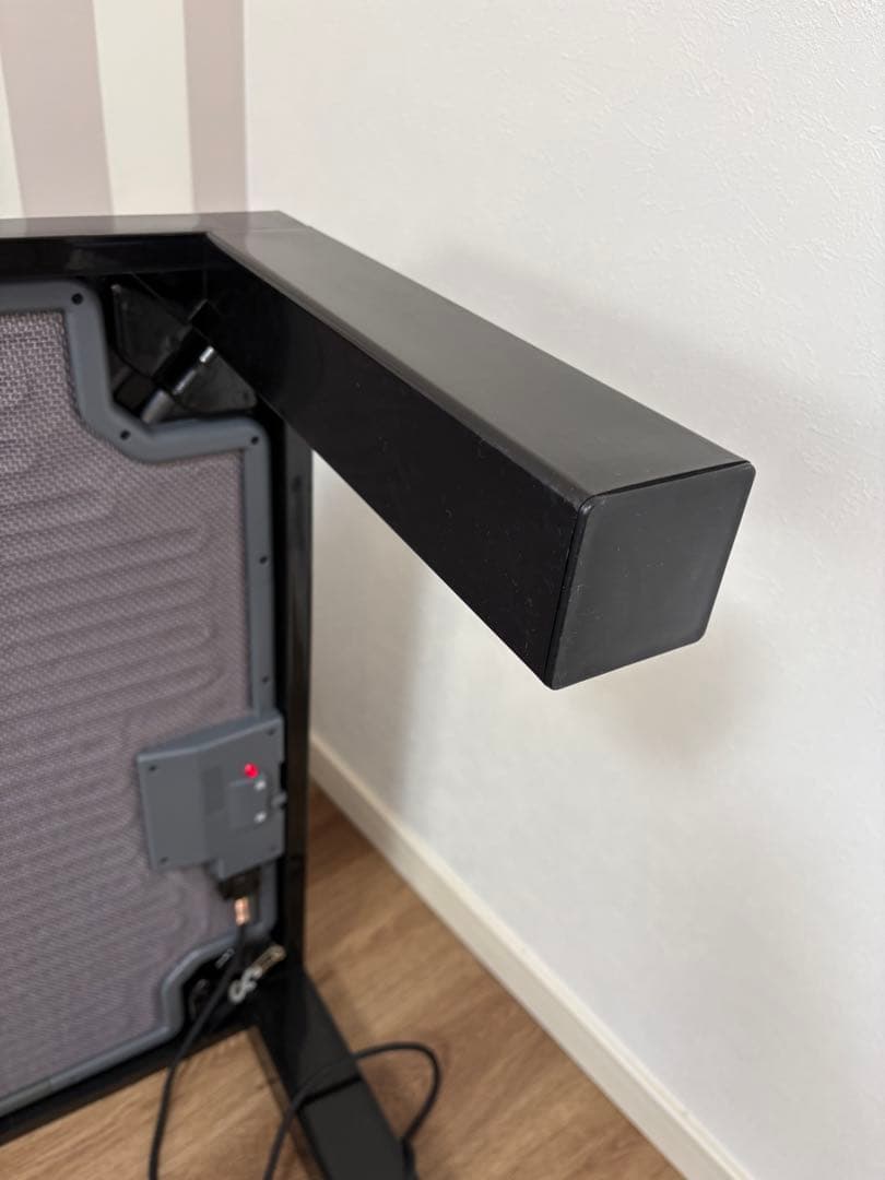 『カインズ』全面フラットヒーター　温度調整可能　正方形　黒