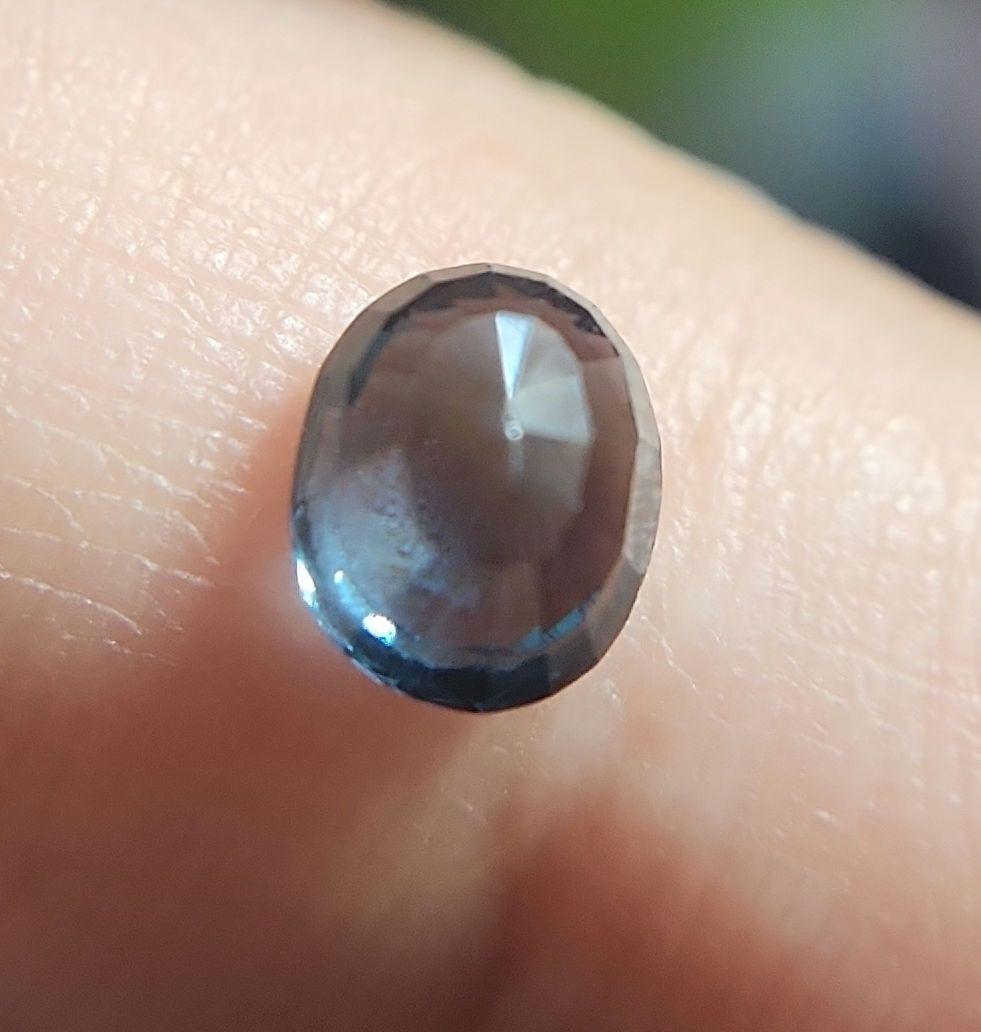 天然サファイア  0.985ct