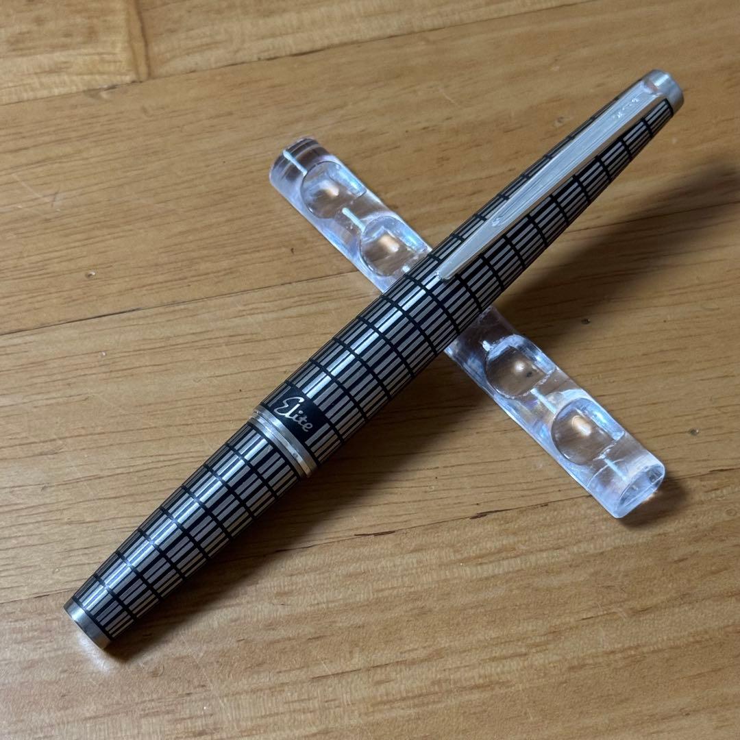 廃盤 パイロット Elite エリート 格子 万年筆 18K 750 F 蝕刻