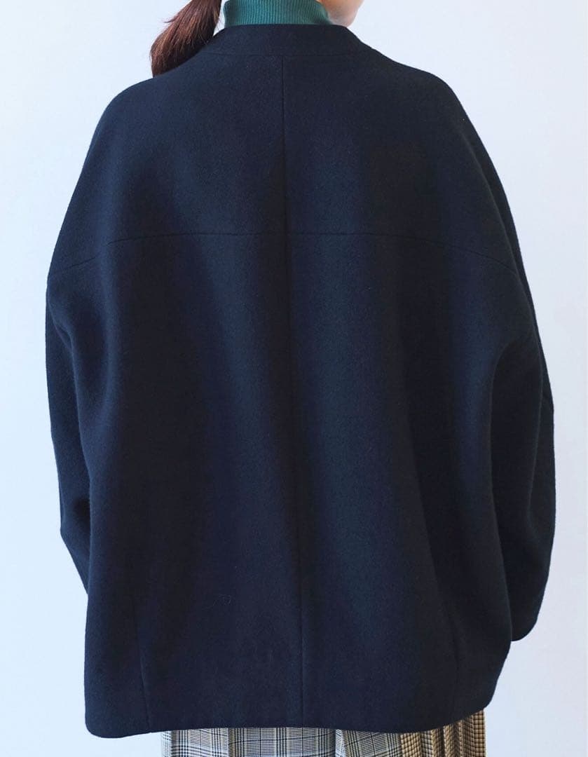 yuniノーカラーコート　ウールスーパー100 ブラック ミドル