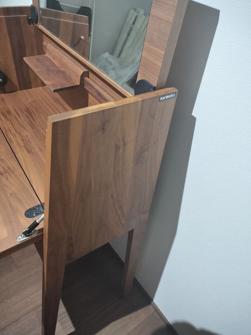 カリモク　木目　収納付きドレッサー・鏡台　ウォルナット