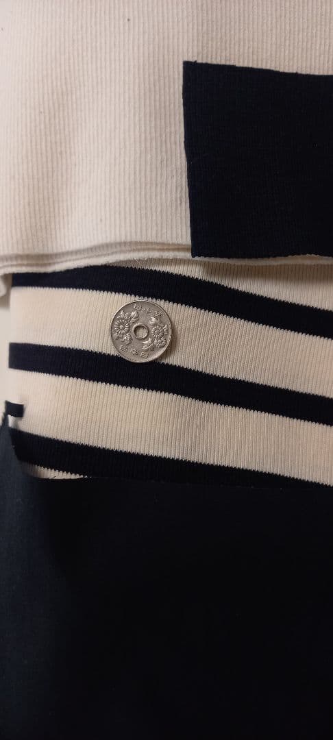 黒　白　ボーダーの犬の服