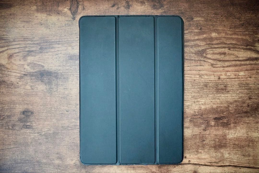 iPad 第7世代 WiFiモデル 32GBカバー付き