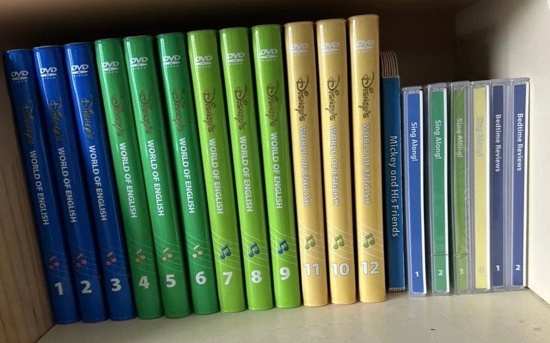 ✨ディズニー英語システム✨未開封あり　 DVD 、本セット(棚は別売り)DWE