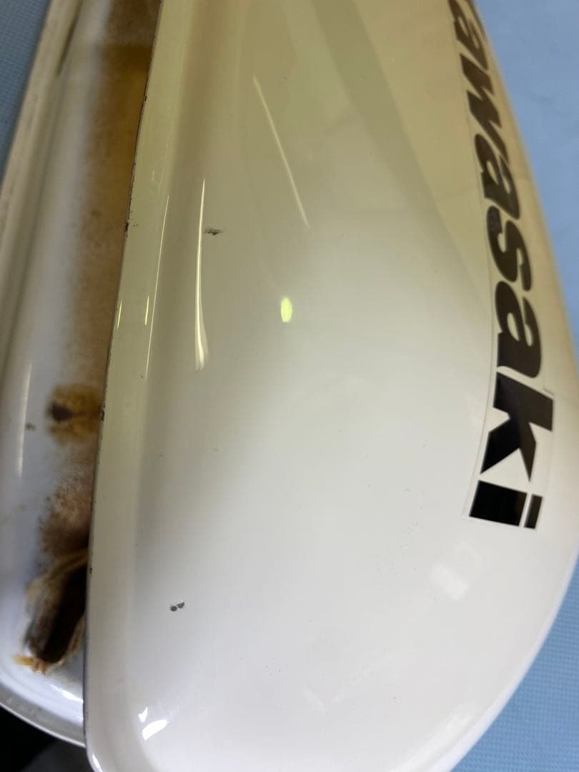 250TR 白　フューエルタンク　純正　キャブ